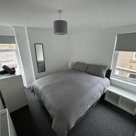 Theo Apartment 150 Meters From The Winter Gardens Large Groups Welcome Blackpool Exterior photo