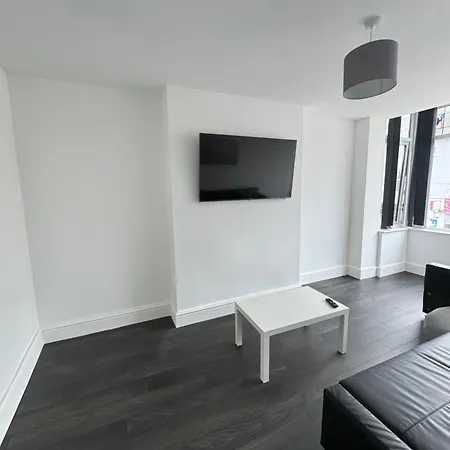 Theo Apartment 150 Meters From The Winter Gardens Large Groups Welcome Blackpool Exterior photo