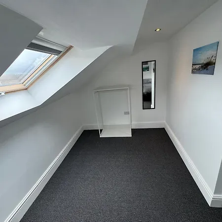 Theo Apartment 150 Meters From The Winter Gardens Large Groups Welcome Blackpool Exterior photo