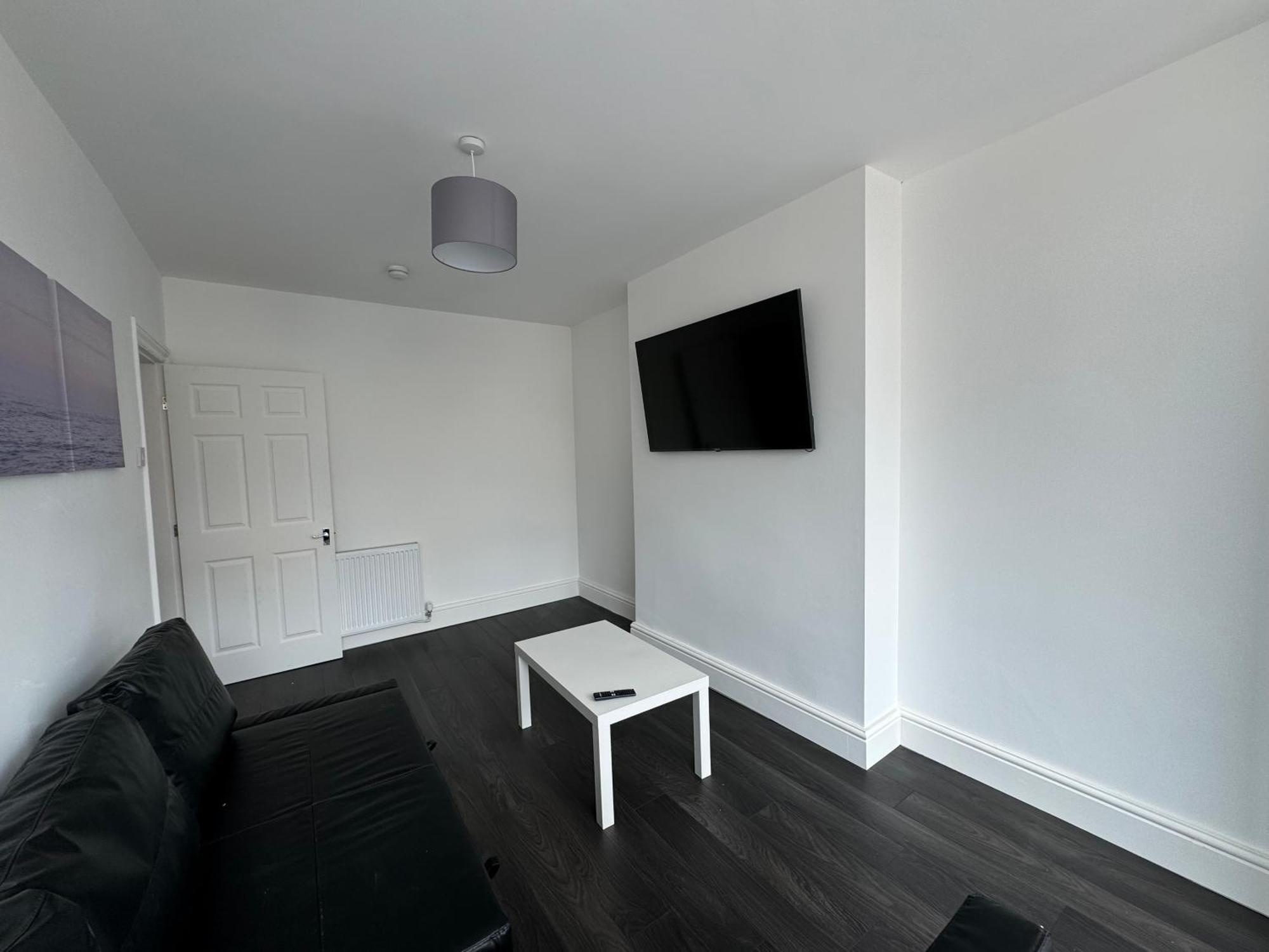 Apartment Theo 150 Meters From The Winter Gardens Large Groups Welcome Blackpool